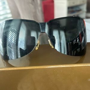 Vintage Gucci black blade sunglasses